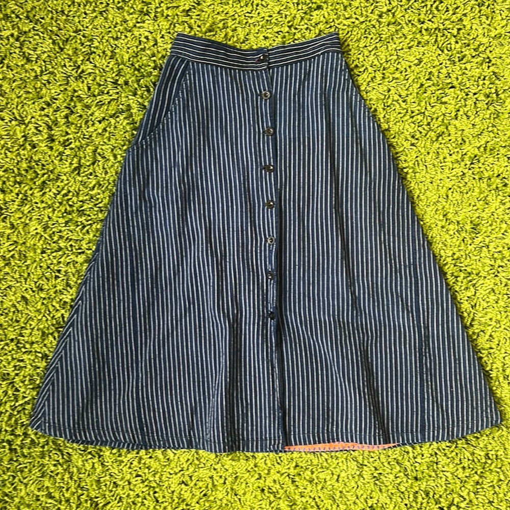 Skirt with pockets